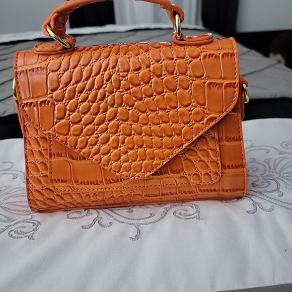 Neiman Marcus Orange Crocodile-Embossed Crossbody Shoulder Bag - Picture 2 of 6